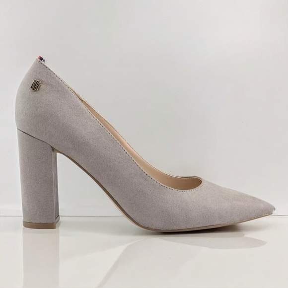TOMMY HILFIGER Abilene Faux Suede Pump in Taupe NEW - Picture 1 of 13